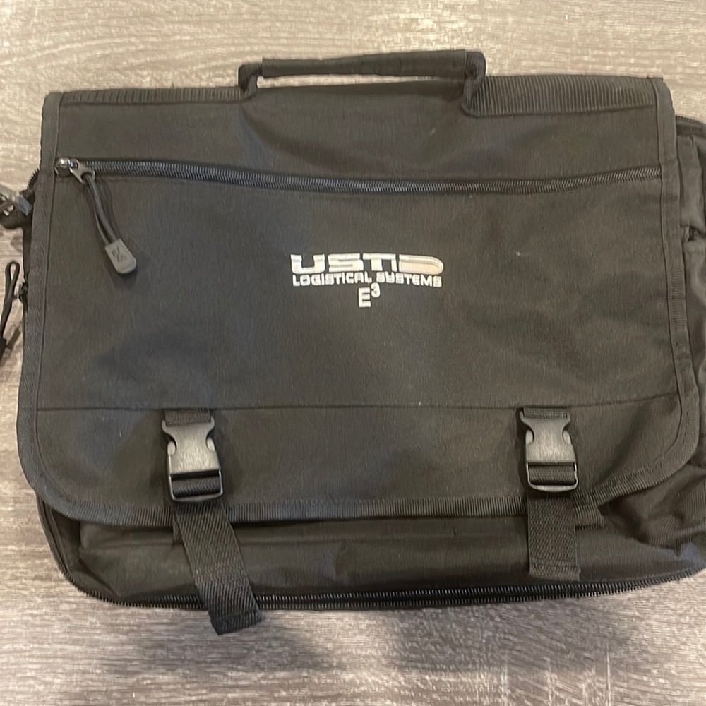 Lightweight laptop bag.